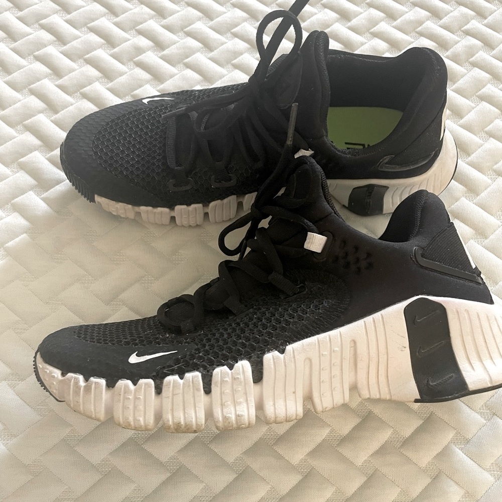 Women’s Nike Metcon 4
